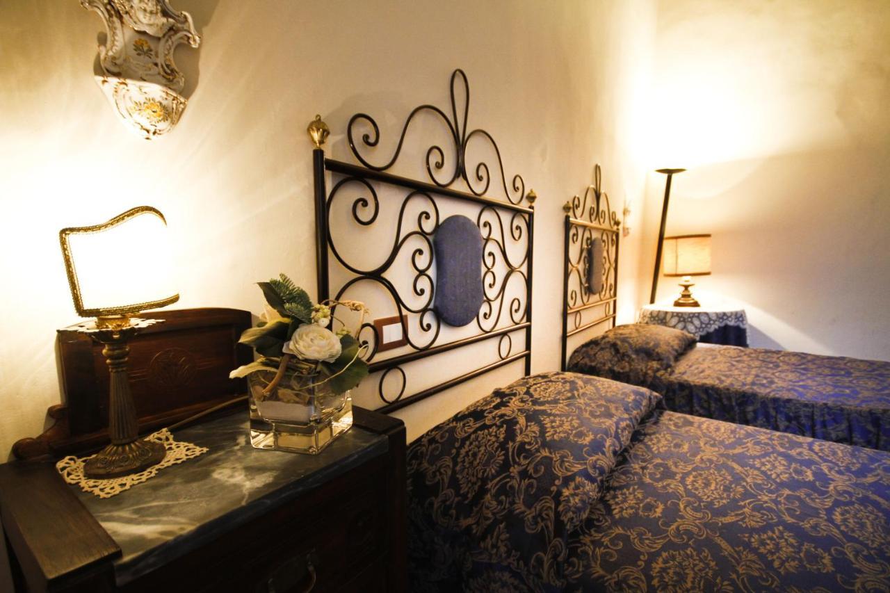 Antica Residenza Cicogna Bed and Breakfast Siena Buitenkant foto